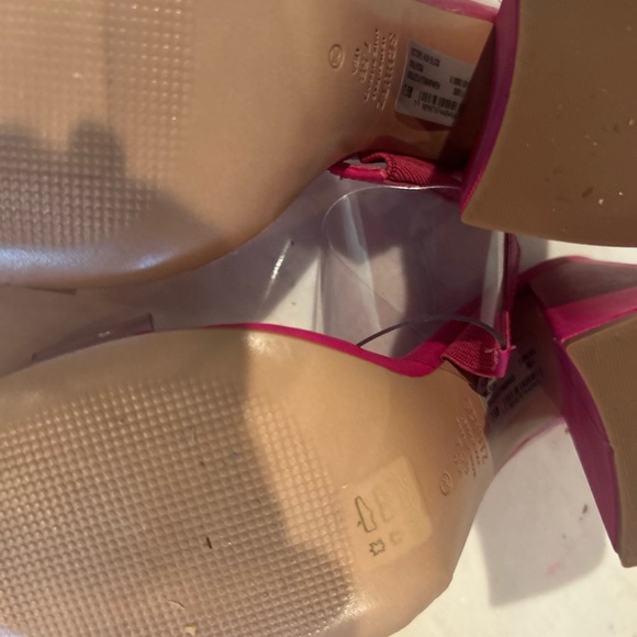 NWT Schutz Pink Clear Strap Block Heels – Size 7.5 barbiecore Y2K - Picture 6 of 8